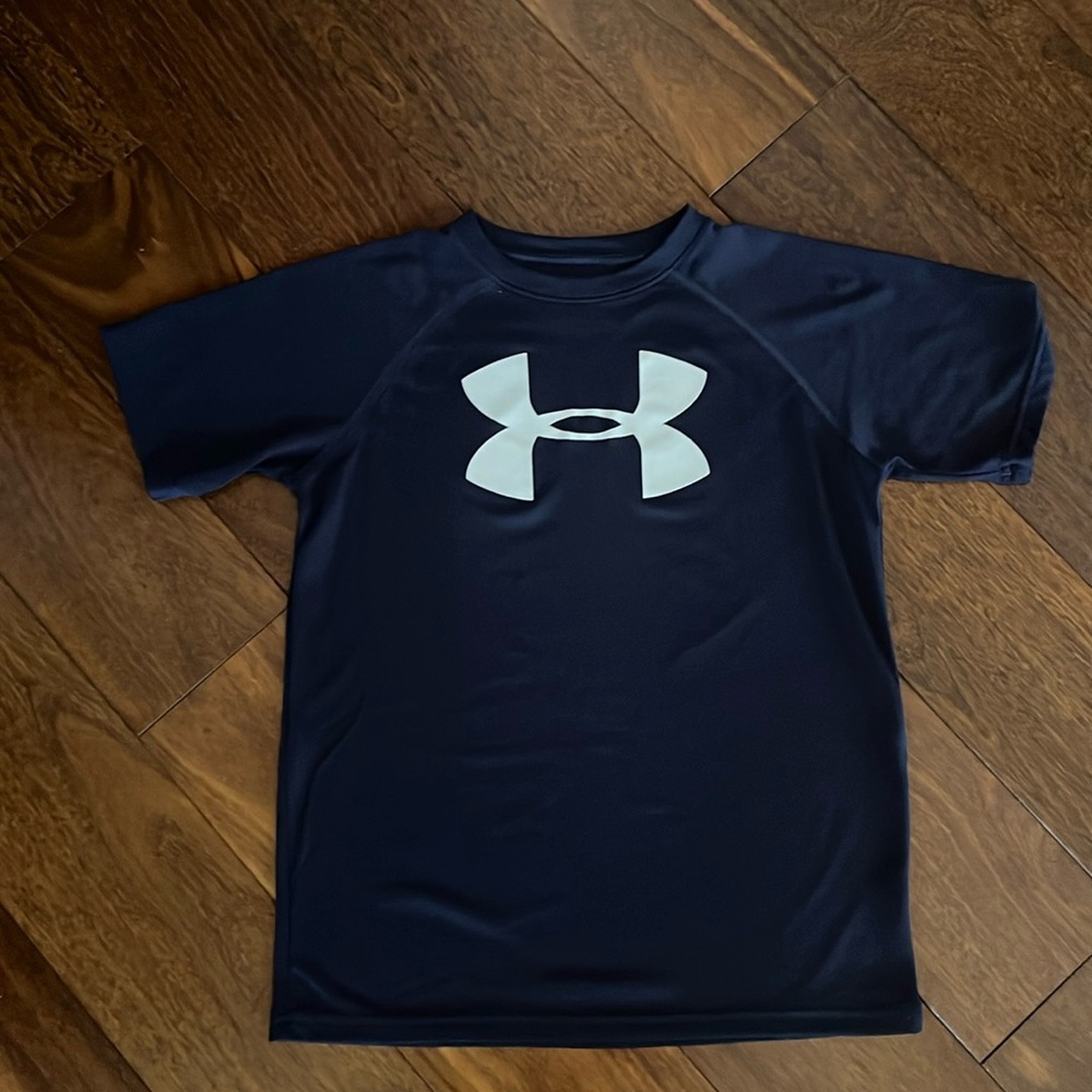 Boys Under Armour heatgear size youth medium